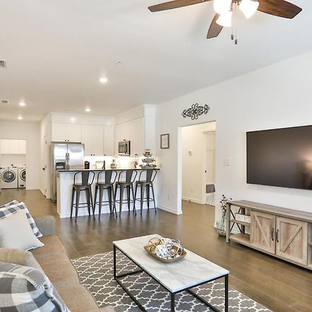 Hill Country Haven A Modern Rustic - 2 Bedroom 2 Bathroom Townhouse Off Main Street Fredericksburg Ngoại thất bức ảnh