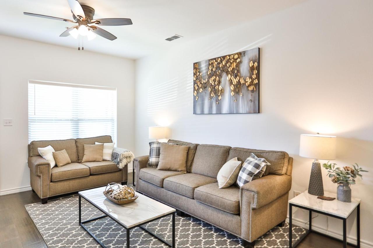 Hill Country Haven A Modern Rustic - 2 Bedroom 2 Bathroom Townhouse Off Main Street Fredericksburg Ngoại thất bức ảnh
