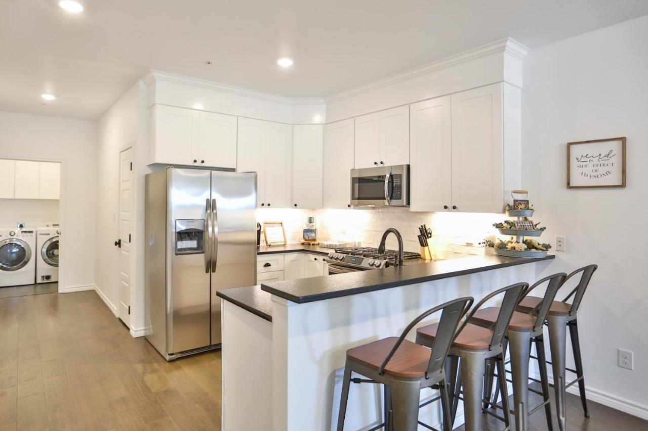 Hill Country Haven A Modern Rustic - 2 Bedroom 2 Bathroom Townhouse Off Main Street Fredericksburg Ngoại thất bức ảnh